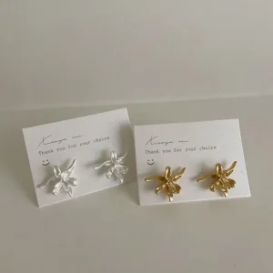 Click to view full screen 925 Silver Irregular Matte Floral Earrings photo review