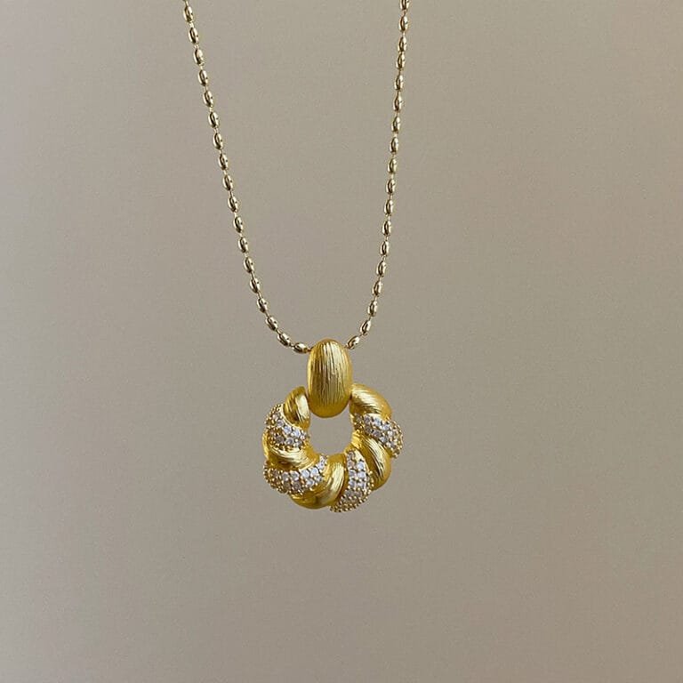 Twist Bread Zircon Pendant Necklace photo review