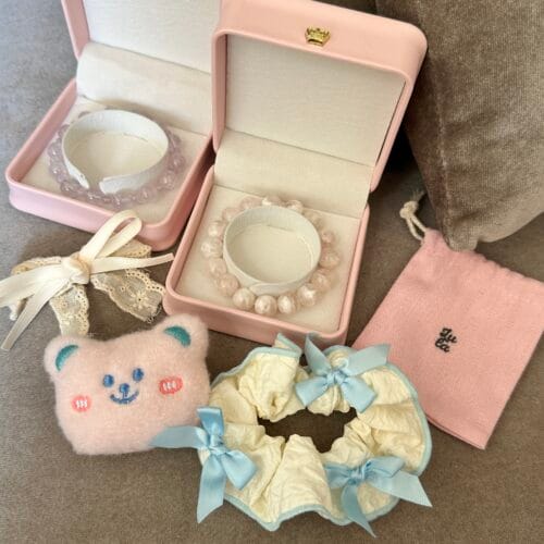 Click to view full screen Handcrafted White Crystal Pearl Design Bracelet photo review